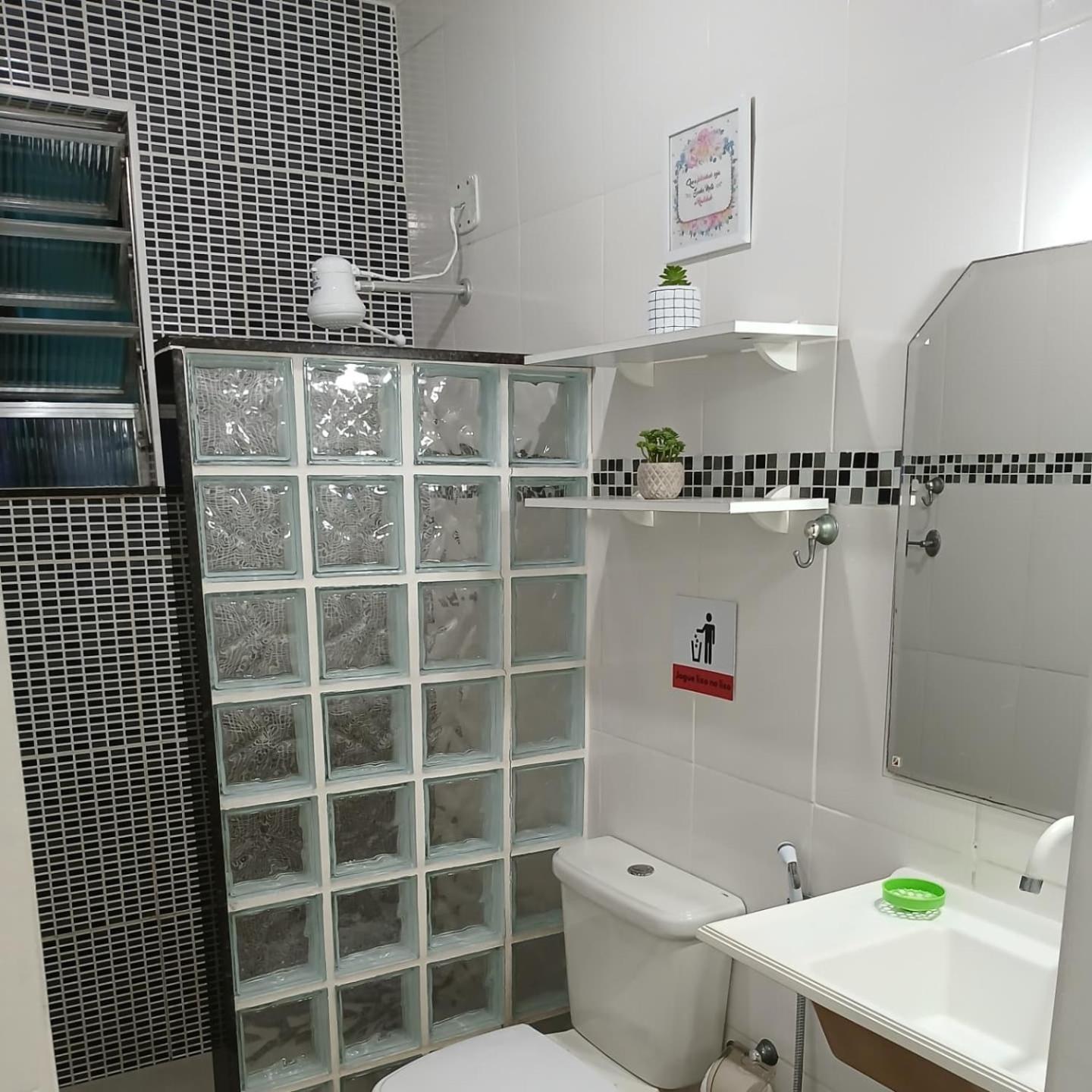 Habitación en casa particular Privado Cama Casal Ou Solteiros Apto